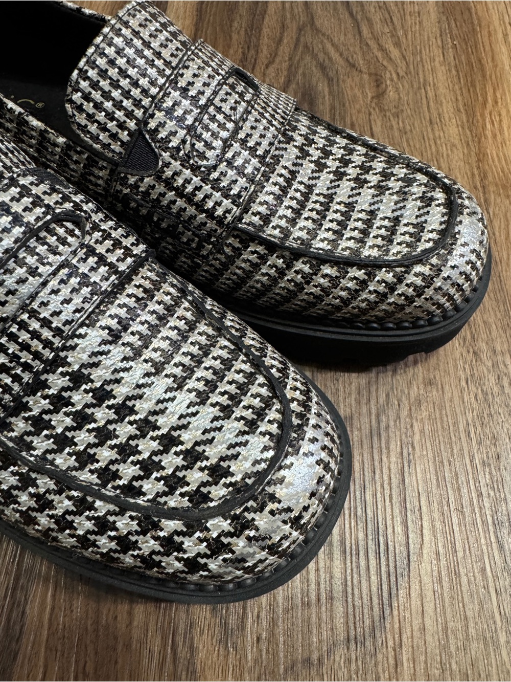 Vionic Fillmore Platform Penny Loafer Houndstooth Pattern Lug Sole Sz. 8.5 - Picture 5 of 8